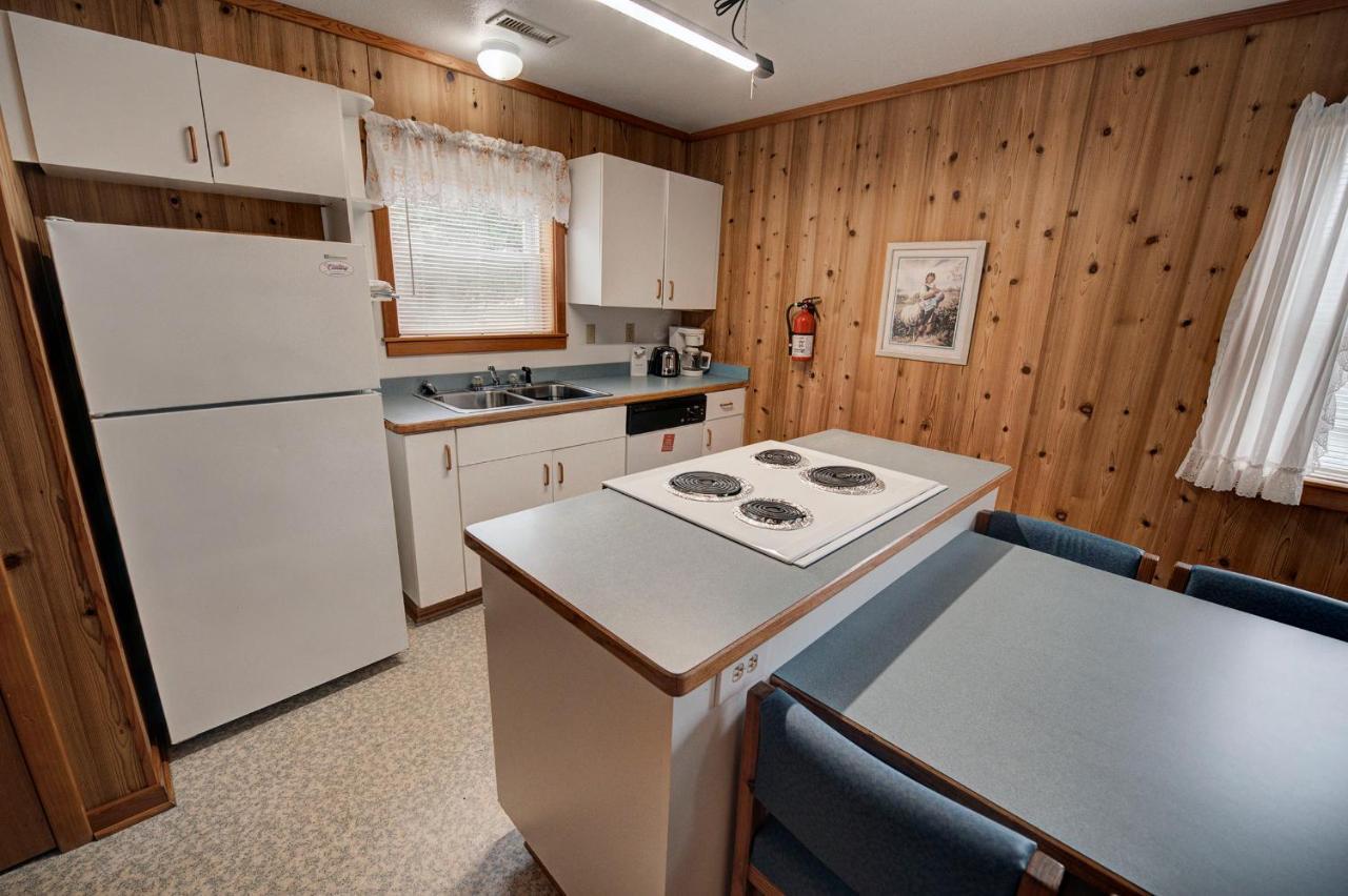 Outer Banks Motel - Village Accommodations Бакстон Экстерьер фото